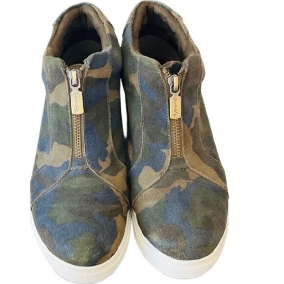 Blondo Glenda Waterproof Womens Wedge Zip front Bootie Camo Suede Size 8.5 M - Picture 2 of 6